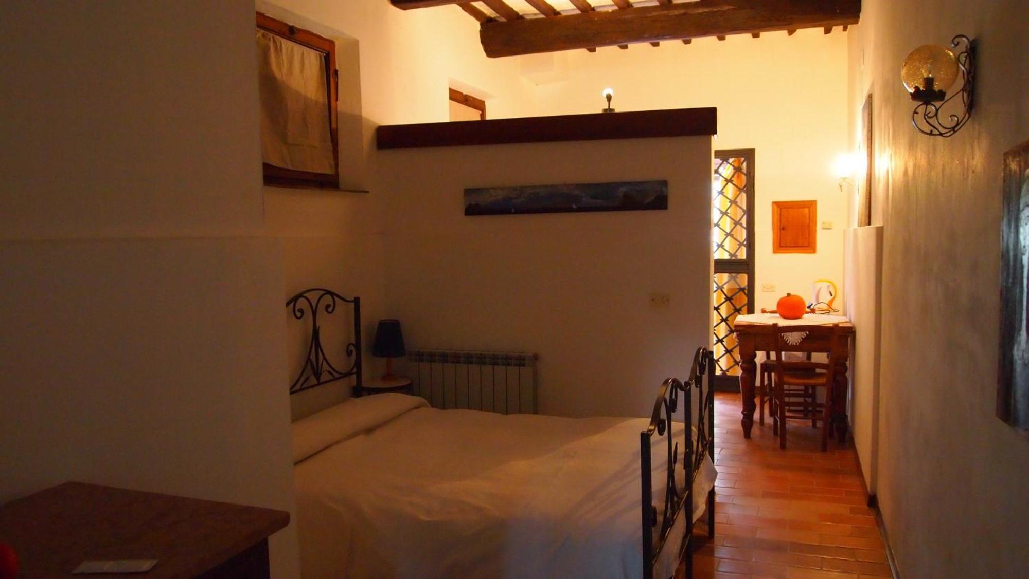 Agriturismo La Terra Valiano Δωμάτιο φωτογραφία